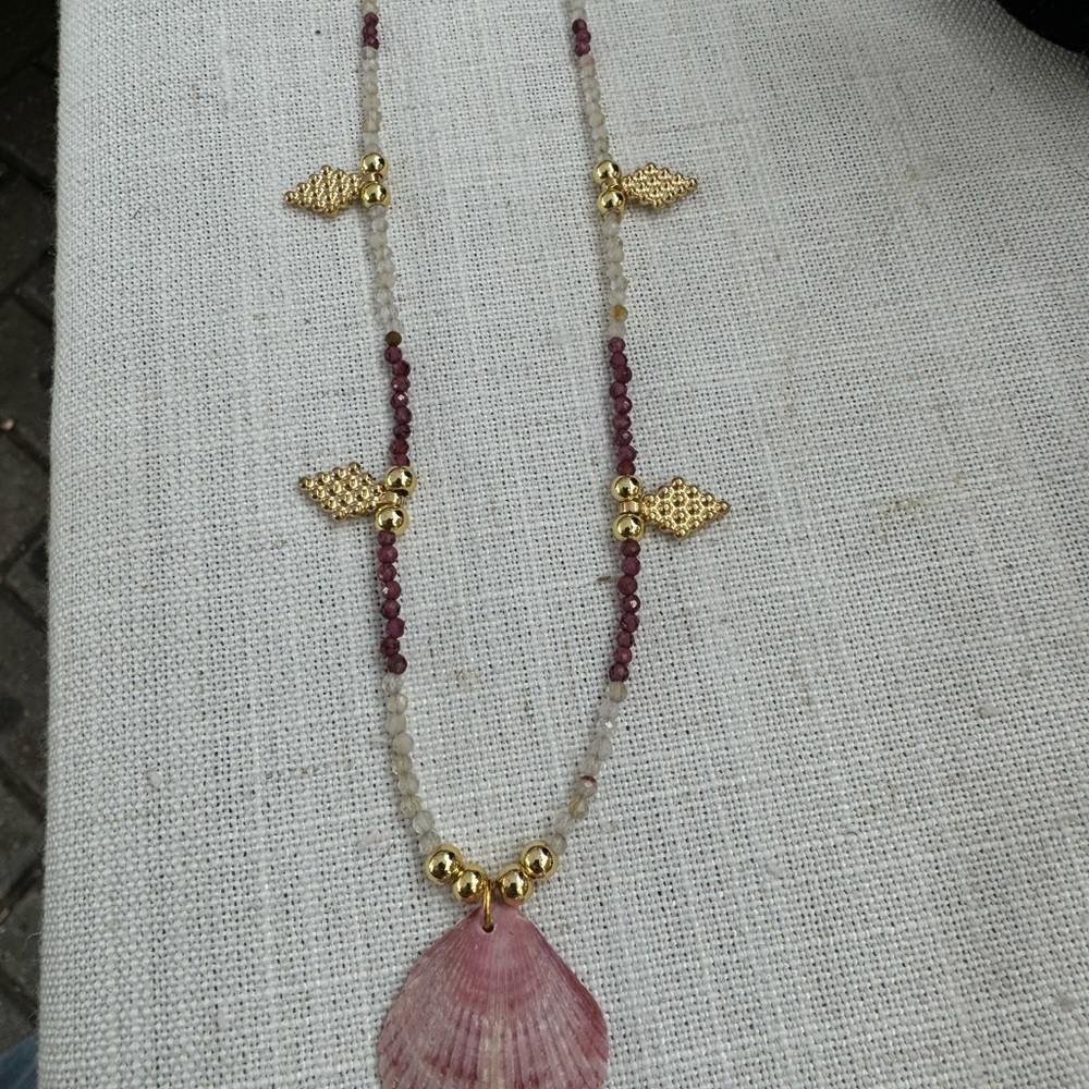 Handmade Colorful Beaded Shell Necklace - Picture 5 of 6
